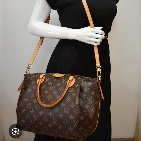 Louis Vuitton Monogram Turenne MM - Picture 11 of 12